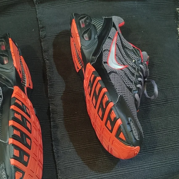 Nike Air Max Gray and Red Sneakers - Picture 11 of 16